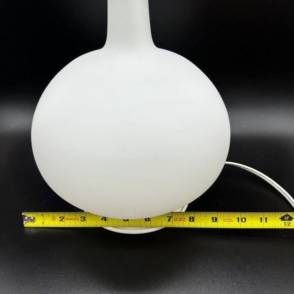 Thomas O'Brien Vintage Modern Table Lamp 14" Round White Glass Ball Visual 2005 - Picture 6 of 9